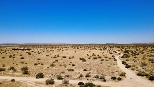 185 Ave P, Palmdale, CA 93550