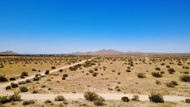 185 Ave P, Palmdale, CA 93550