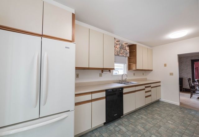 32 Clifton Street, Fitchburg, MA 01420