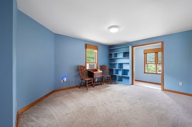 5 Abenaki St, Hubbardston, MA 01452