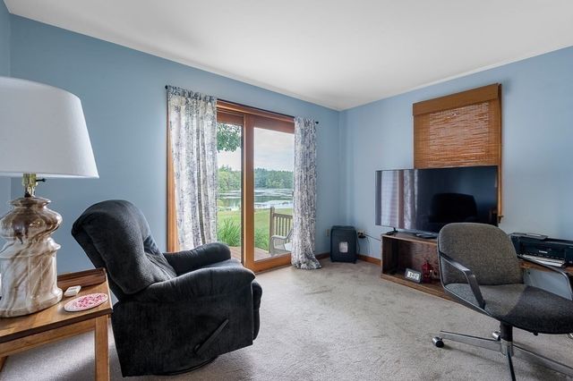 5 Abenaki St, Hubbardston, MA 01452