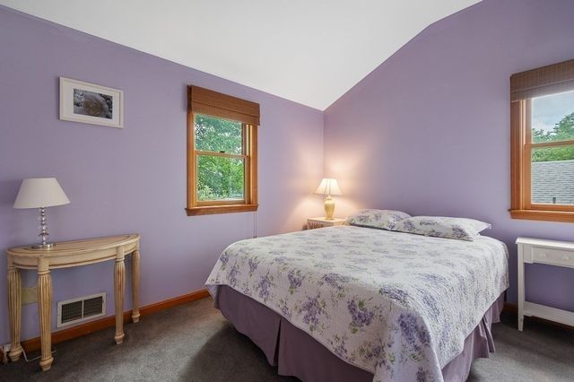 5 Abenaki St, Hubbardston, MA 01452