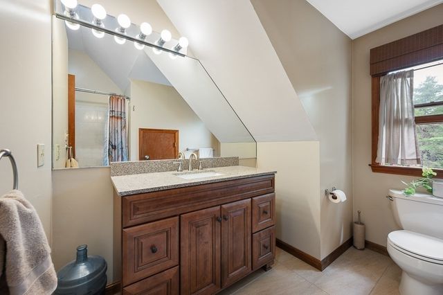 5 Abenaki St, Hubbardston, MA 01452