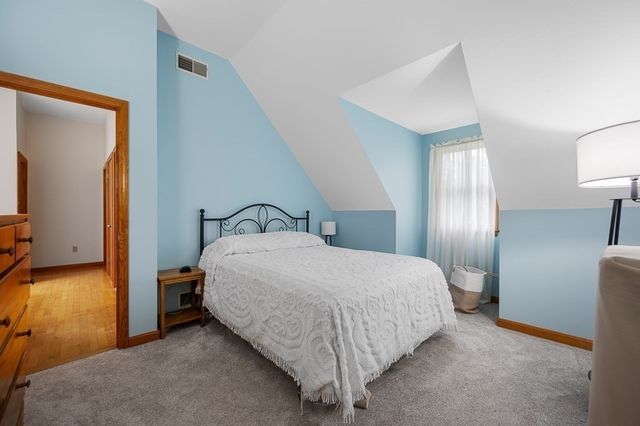 5 Abenaki St, Hubbardston, MA 01452