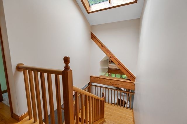 5 Abenaki St, Hubbardston, MA 01452