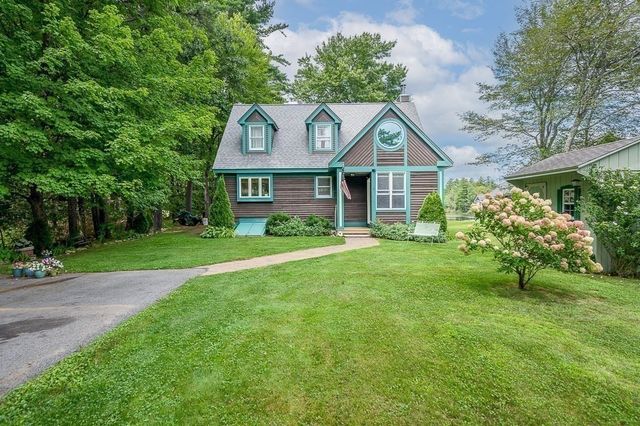 5 Abenaki St, Hubbardston, MA 01452