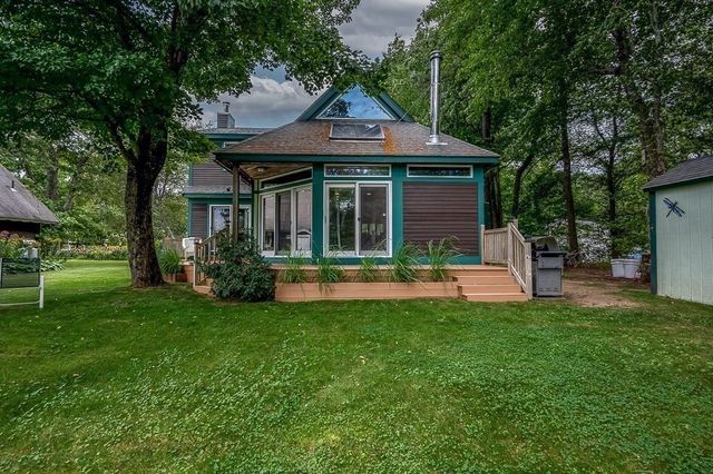 5 Abenaki St, Hubbardston, MA 01452