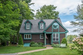 5 Abenaki St, Hubbardston, MA 01452