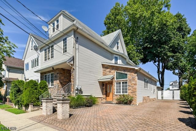 115 Market St, Garfield City, NJ 07026