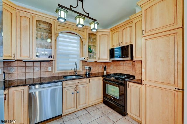 115 Market St, Garfield City, NJ 07026