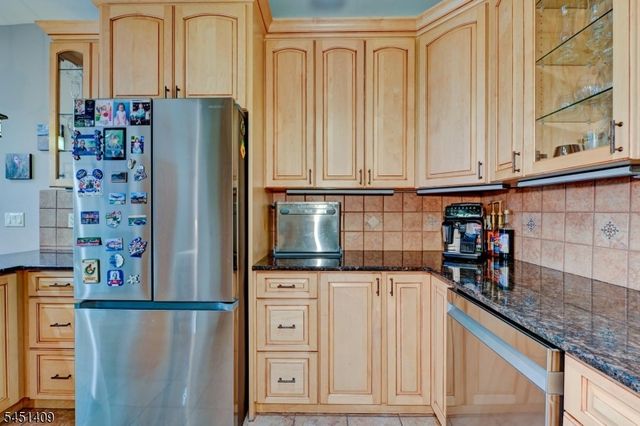 115 Market St, Garfield City, NJ 07026