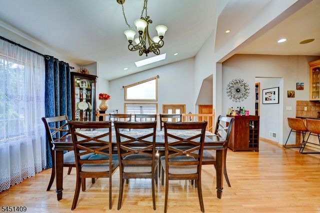 115 Market St, Garfield City, NJ 07026