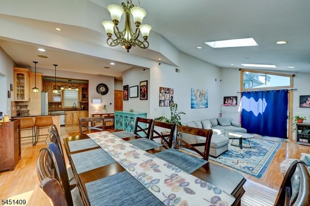 115 Market St, Garfield City, NJ 07026