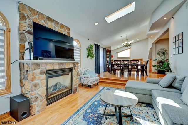 115 Market St, Garfield City, NJ 07026
