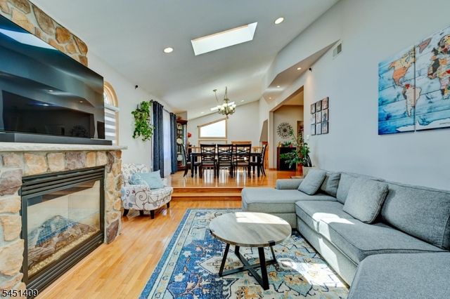 115 Market St, Garfield City, NJ 07026