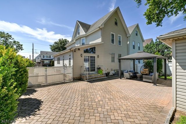 115 Market St, Garfield City, NJ 07026