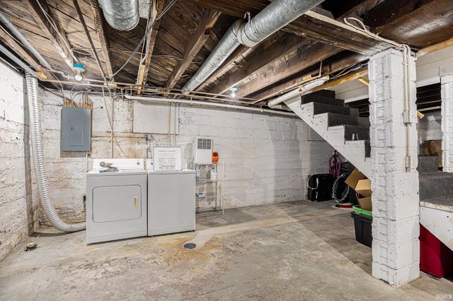 1526 E Beardsley Avenue, Elkhart, IN 46514