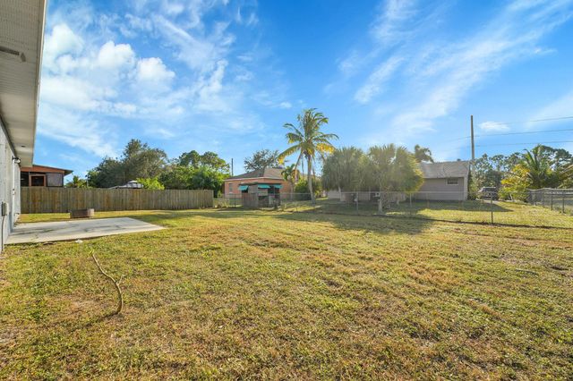 2518 SE Cooper Lane, Port St Lucie, FL 34984