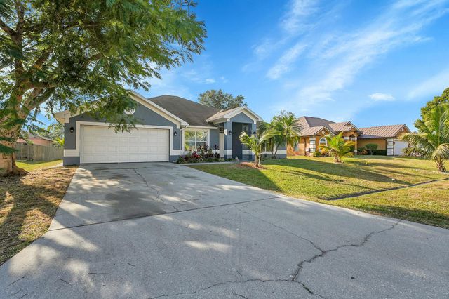 2518 SE Cooper Lane, Port St Lucie, FL 34984