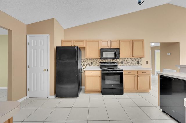 2518 SE Cooper Lane, Port St Lucie, FL 34984