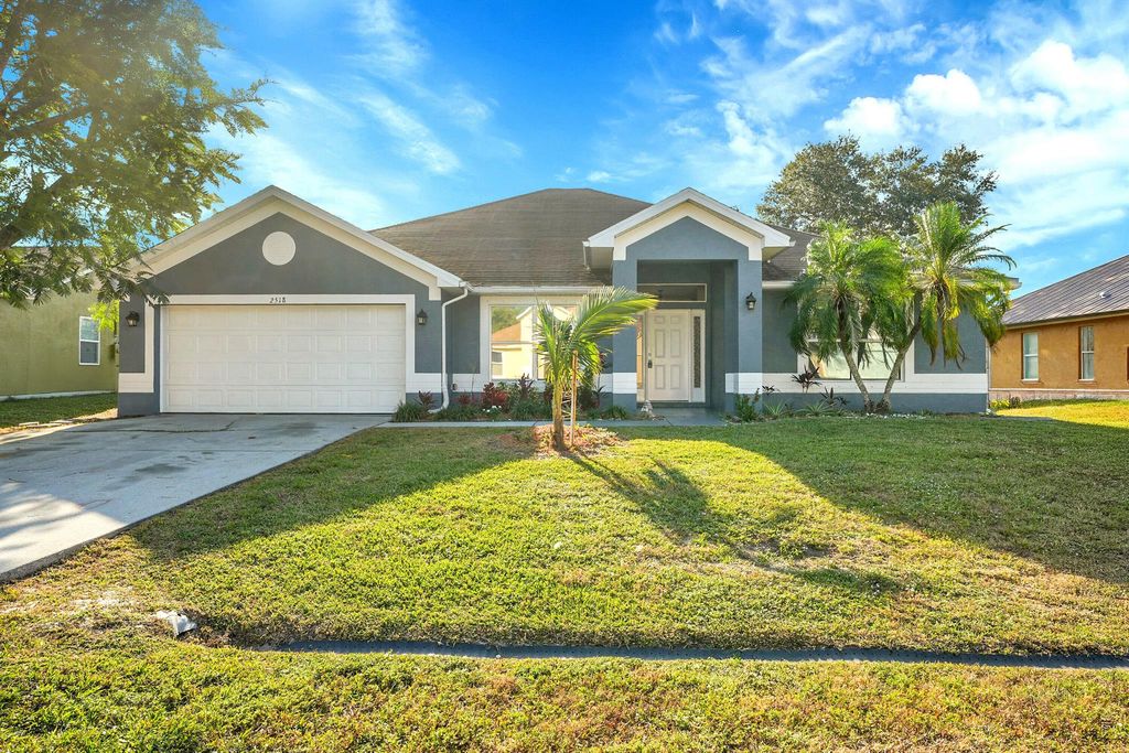 2518 SE Cooper Lane, Port St Lucie, FL 34984