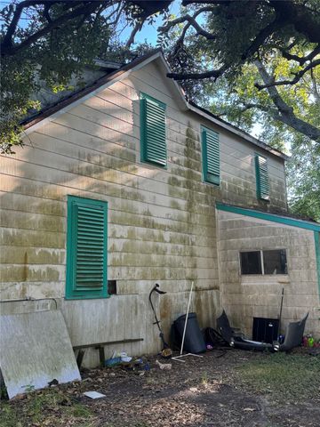 411 Martin Luther King Jr Drive, La Marque, TX 77568