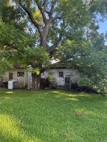 411 Martin Luther King Jr Drive, La Marque, TX 77568