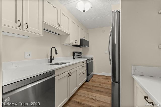 21800 Morley Avenue 417, Dearborn, MI 48124