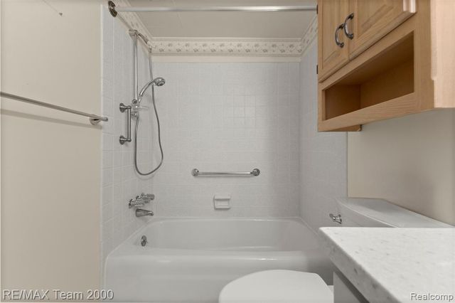 21800 Morley Avenue 417, Dearborn, MI 48124