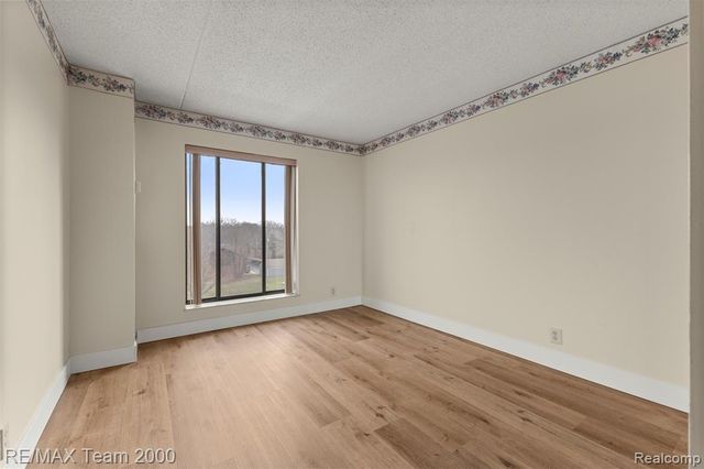 21800 Morley Avenue 417, Dearborn, MI 48124