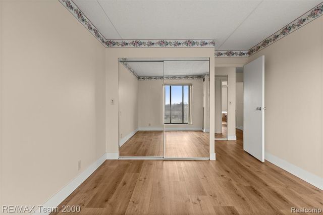 21800 Morley Avenue 417, Dearborn, MI 48124