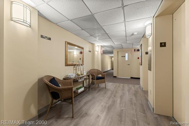 21800 Morley Avenue 417, Dearborn, MI 48124