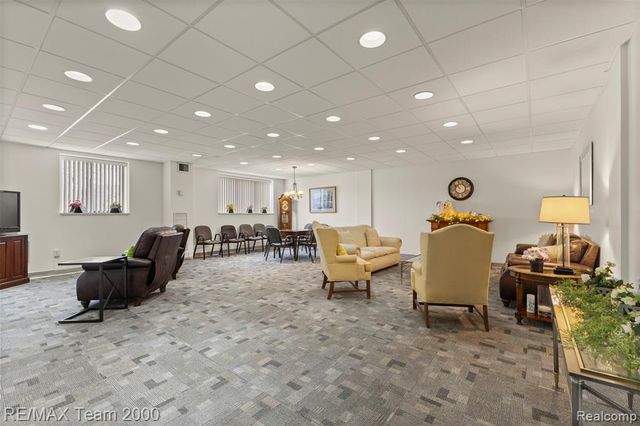 21800 Morley Avenue 417, Dearborn, MI 48124