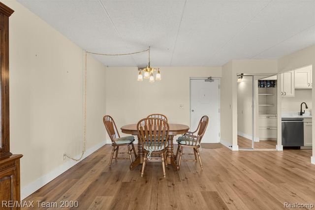 21800 Morley Avenue 417, Dearborn, MI 48124