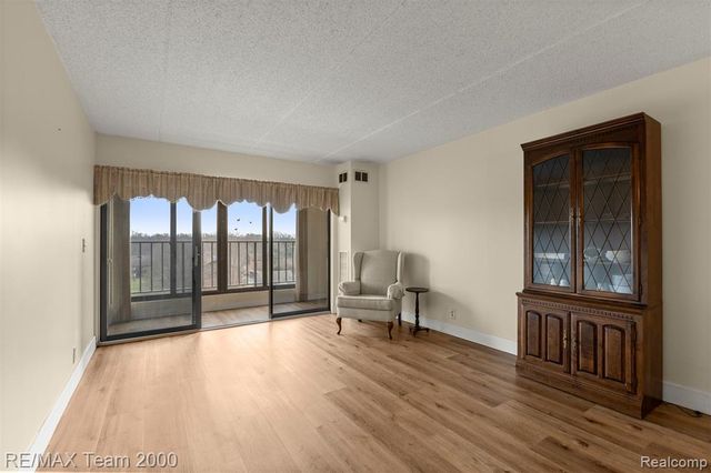 21800 Morley Avenue 417, Dearborn, MI 48124