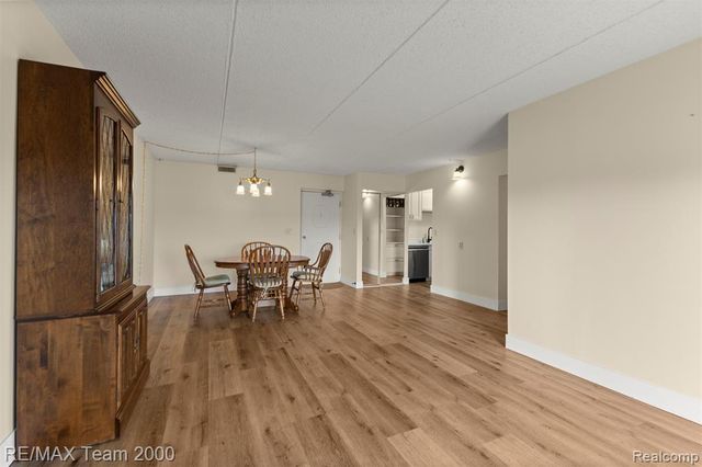 21800 Morley Avenue 417, Dearborn, MI 48124