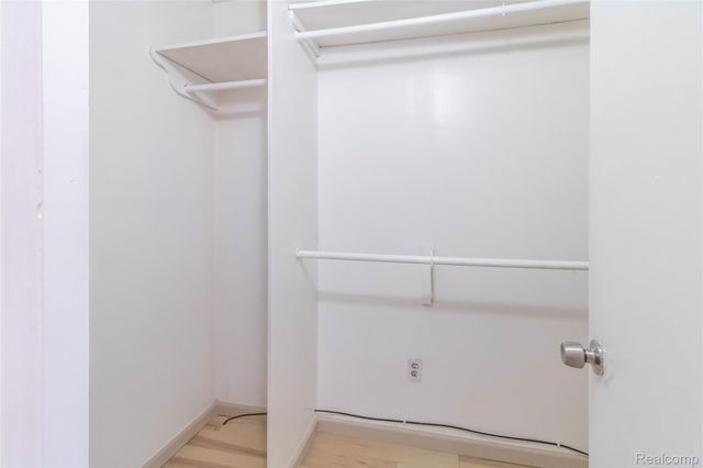 1871 Fleetwood Drive, Troy, MI 48098