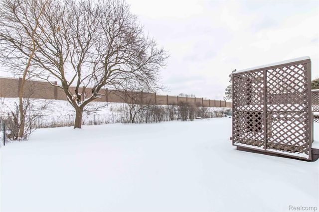 1871 Fleetwood Drive, Troy, MI 48098