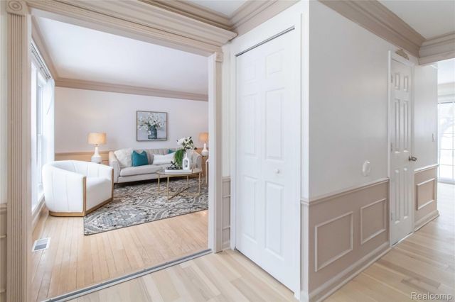 1871 Fleetwood Drive, Troy, MI 48098