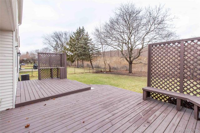 1871 Fleetwood Drive, Troy, MI 48098