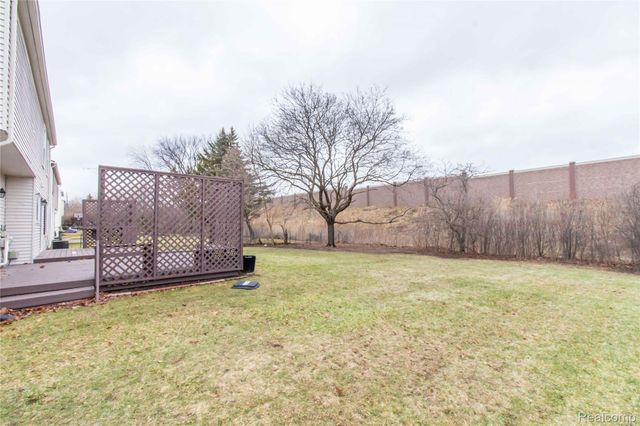 1871 Fleetwood Drive, Troy, MI 48098