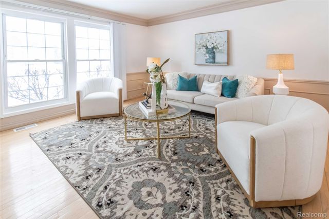 1871 Fleetwood Drive, Troy, MI 48098