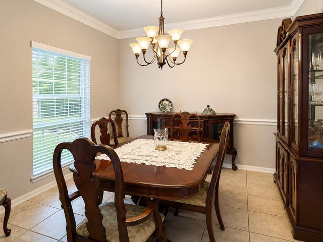 519 Oleander Street, Lake Jackson, TX 77566