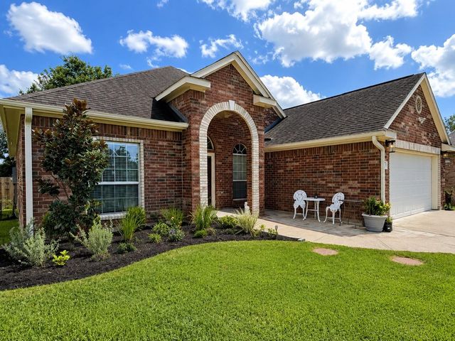 519 Oleander Street, Lake Jackson, TX 77566