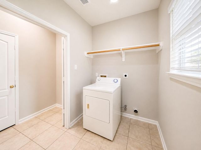 519 Oleander Street, Lake Jackson, TX 77566