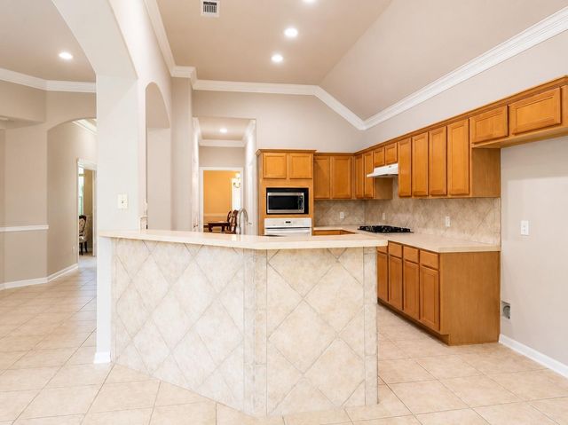 519 Oleander Street, Lake Jackson, TX 77566