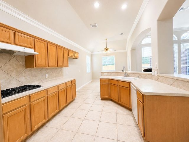 519 Oleander Street, Lake Jackson, TX 77566