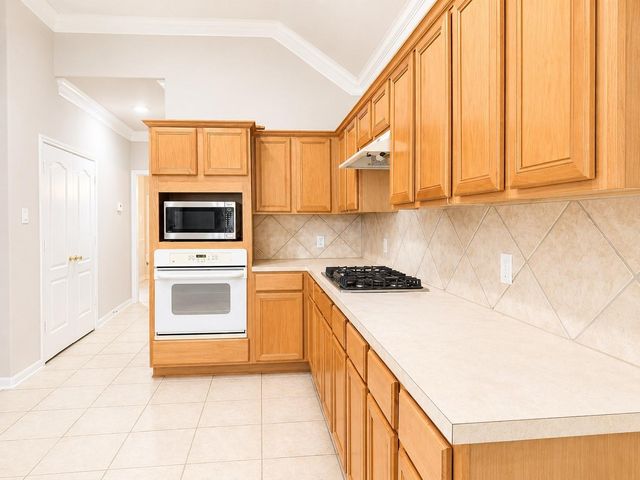 519 Oleander Street, Lake Jackson, TX 77566