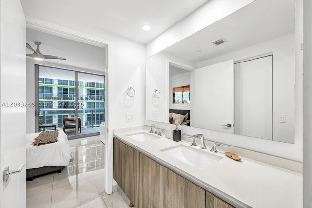 488 NE 18th St 2902, Miami, FL 33132