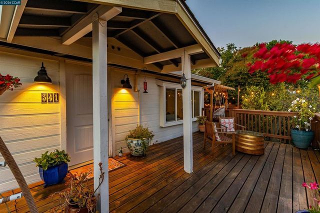 341 Paloma Ct, Martinez, CA 94553